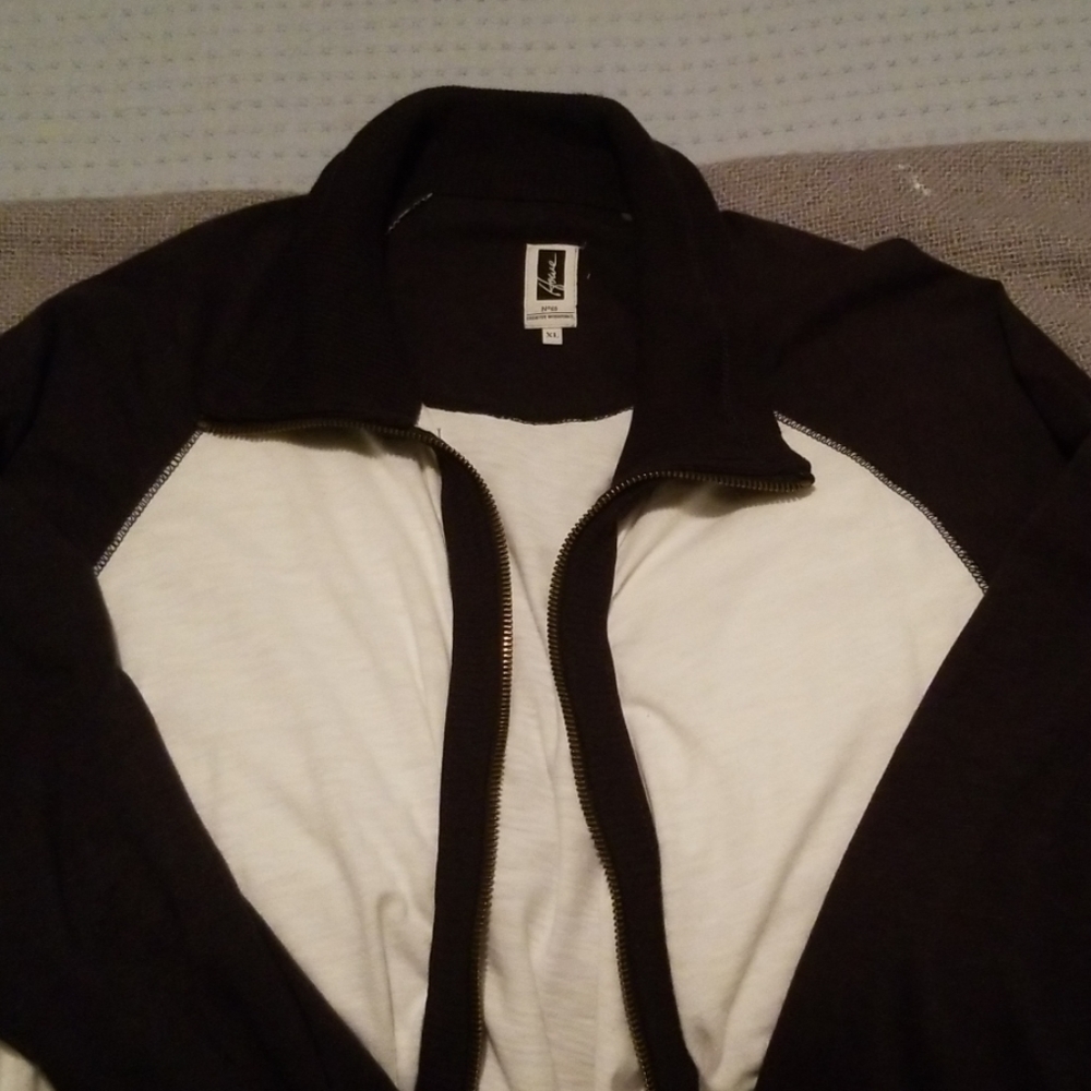 Howe Lightweight Jacket - image 5